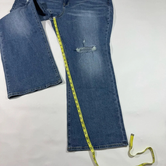 Eloquii Naomi Flare Jeans Size 26 Ripped Knee - Picture 9 of 9